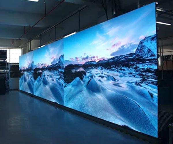 Indoor LED Screen in Dubai – High-resolution SMD LED display for malls, shops, and corporate venues.